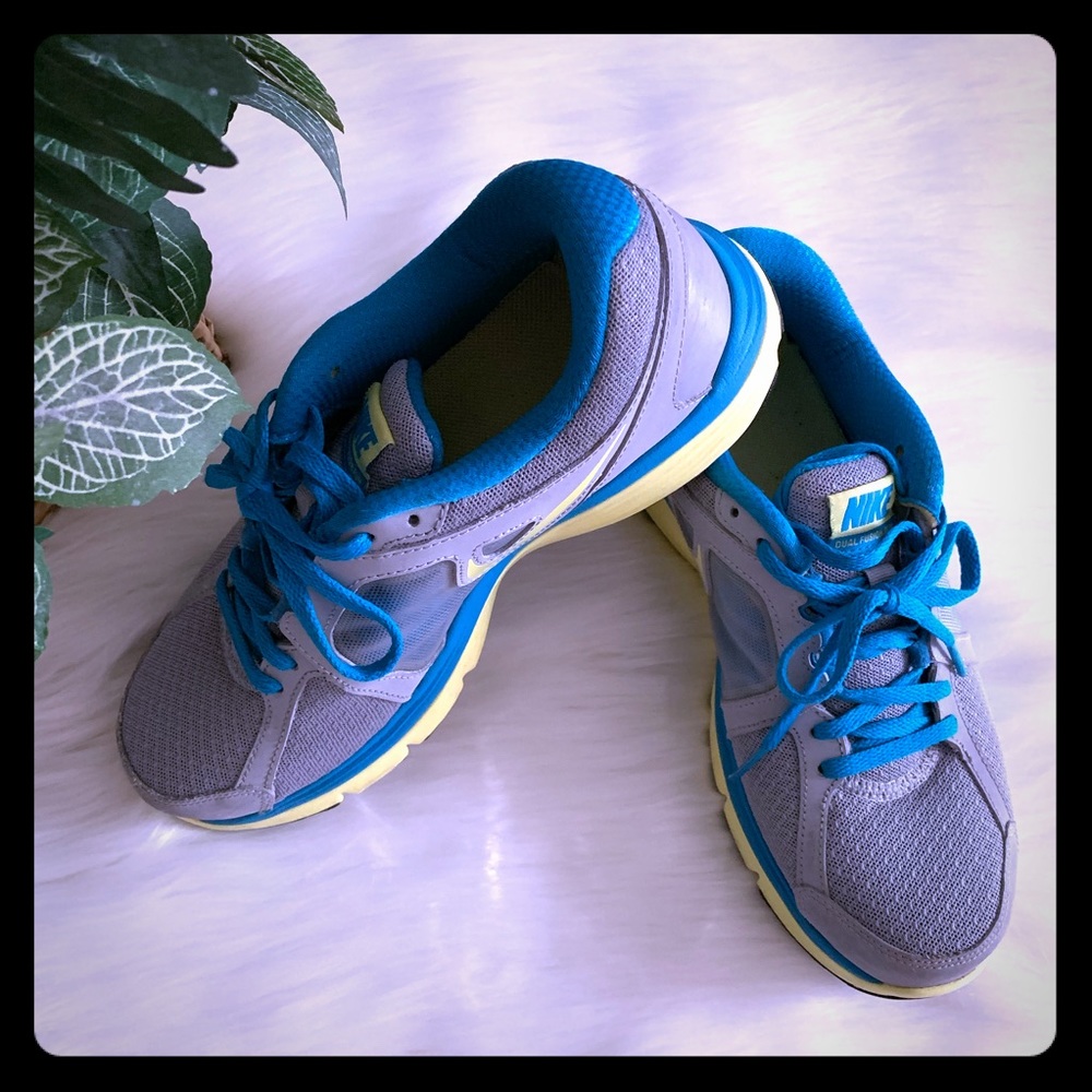 NIKE Dual Fusion Running Shoes